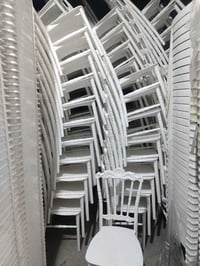 07711868363 السلام عليكم شباب يوجد لدينا كراسي العدد مفتوح السعر خاص