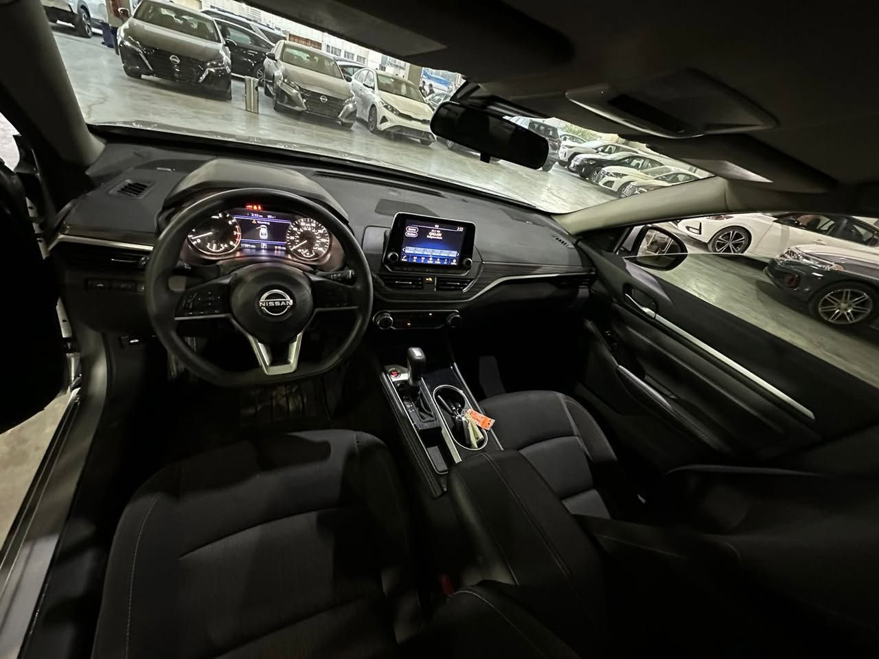 سلام عليكم
‏   -NISSAN ALTIMA
    -موديل 2023 
   -للبيع فقط بيع سريع السعر كلش مناسب 
   -مرقم سليمانيه 
  - تحويل مباشره مااسوي وكاله فقط تحويل 
  -لون سلفر 
  - لون الداخلي اسود 
  -مواصفات SV
  - بصمه 
  -تشغيل عن بعد 
  -كشن كهرباء 
  -رادار 
  - حساس خلفي 
‏   –1N4BL4DV0PN380165
  - الحادث 3 قطع بنيد نفسه مصلح 
   - جاملغ السكن + السائق مبدل بلادي
  - شرط بدون دواخل راديتر بلادي غاز تبريد بلادي 
  — العنوان سليمانيه 
  -الاستفسار الاتصال على الرقم او واتساپ 
    _***********
