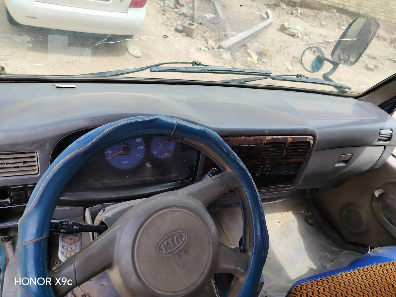 للبيع كيا ام عيون
موديل 2001
السعر ٦٧ وبيها مجال
للإستفسار الاتصال على الرقم ***********
