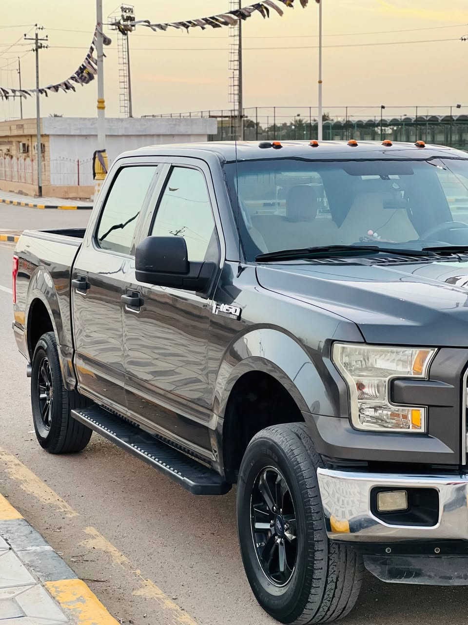 السلام عليكم فورد F150  مديل 17 كفاله عامه لا صبغ ولا تبديل محرك 5000 مواصفات عاديه ماشيه 85 ك على وضع الشركه ب اسمي تحويل مباشر  $185 قفل مراوس كي فايف أو سياره ازغر جزاكم الله خيرا ولي مايعجبه السعر يعلق تعليق حلو ولرزق على الله واتساب ***********
