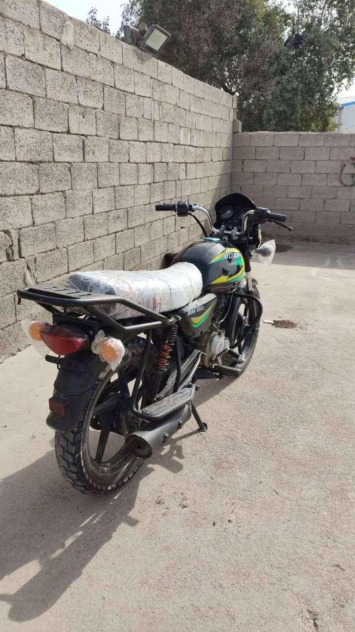 سلام عليكم دراجه بوكسر موديل 21اوراق صولي بس بيه خيط تبخير المكان بغداد جسر ديالى الجديد سعره 750وبيه مجال هذا رقمي***********
