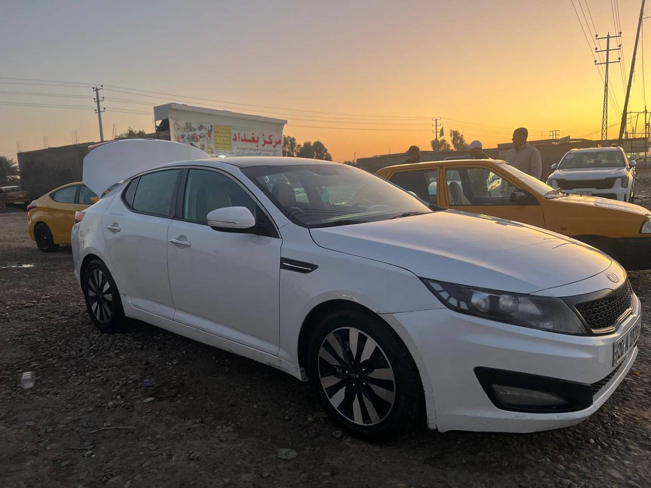 كيا اوبتما موديل 2013 أمريكي فول ماعدا الفتحه السياره جاهزه على الأخير ليبل واحد بيه أربع قطع صبغ سعر 100 
***********
