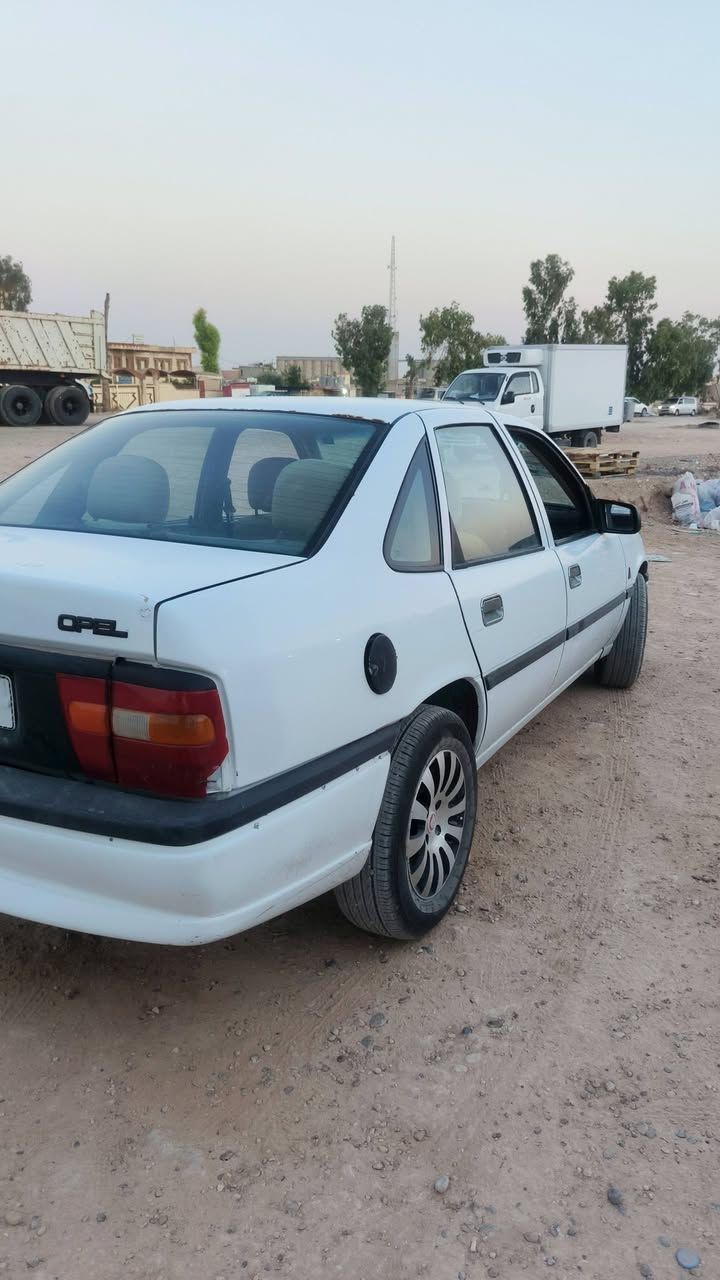 السلام عليكم 
وبل فكتره 
للبيع فقط
حجم 16
موديل 93 شرط محرك كير اكسن كلشي شغال كلشي شرط وكلشي كدام العين 
رقم انكليزي رقم كركوك 
اتصل ع الرقم 
***********
***********
