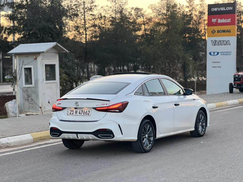 ئێمجی جیتی 2025 
فول مواسەفات 
19 هەزار ڕۆشتوە 
کامل جوانکاری بۆ کراوە 
ڕۆنی گۆڕاوە 
شاشە بیلاد 6 مۆد هەمو دوگمەکانی ئیش ئەکات 
بێ بۆیاخ بێ سارد بێ شوخت 
سعر 119 گەڵا 
***********
