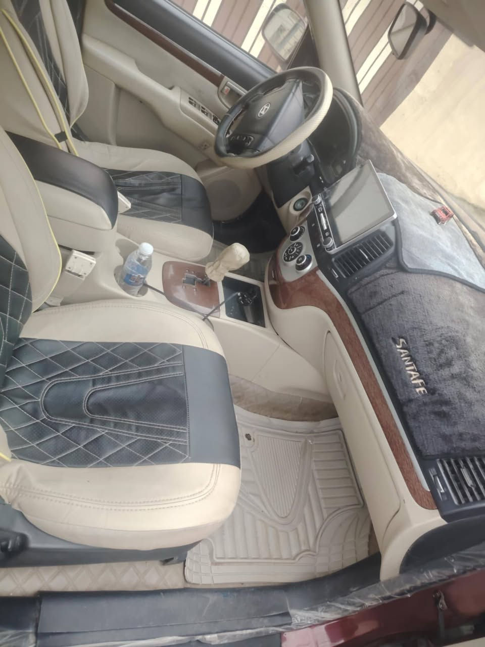 السلام عليكم سنتافي  6V2700رقم مميز دولي بسمي 2008 السياره بيها قطعه صبغ فقط  بلا معجون  سياره مكفوله كفاله عامه ضخم جديد مكينه كير شرط السياره جاهزه 24 حبايه السعر خابر ودلل ***********بي وتساب
