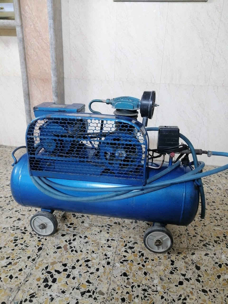 ماطور مال هوا للبيع شرط شغل سعر ١٥٠ الشراي يتصل عل رقم *********** عنوان موصل ١٧ تموز
