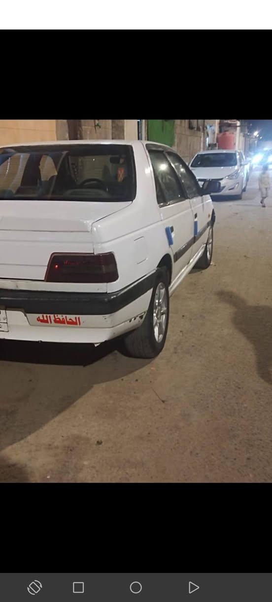 سلام عليكم حبابي سياره بيجو 405 سياره موديل 12 حلو تبريد شغال مكينه ستره بده بيه خيط تبخير سنويه. منتهيه ماصاله هواي مكان بصره غير متواجدوسعر 24 بين مجال علا فيس هاذ رقم صاحب سياره *********** متواجد علا واتساب
