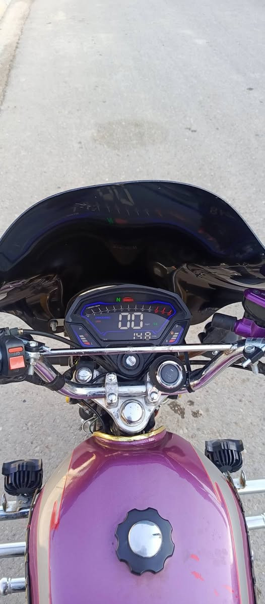 السلام عليكم دراجه سونك موديل 25 مكينه200 كفاله عامه تشغيل عن بعد 2بصمات اوراق اصوابيه الدراجه جديده السعر700او بيهة مجال قليل مكاني بغداد الرقم *********** بي واتساب
