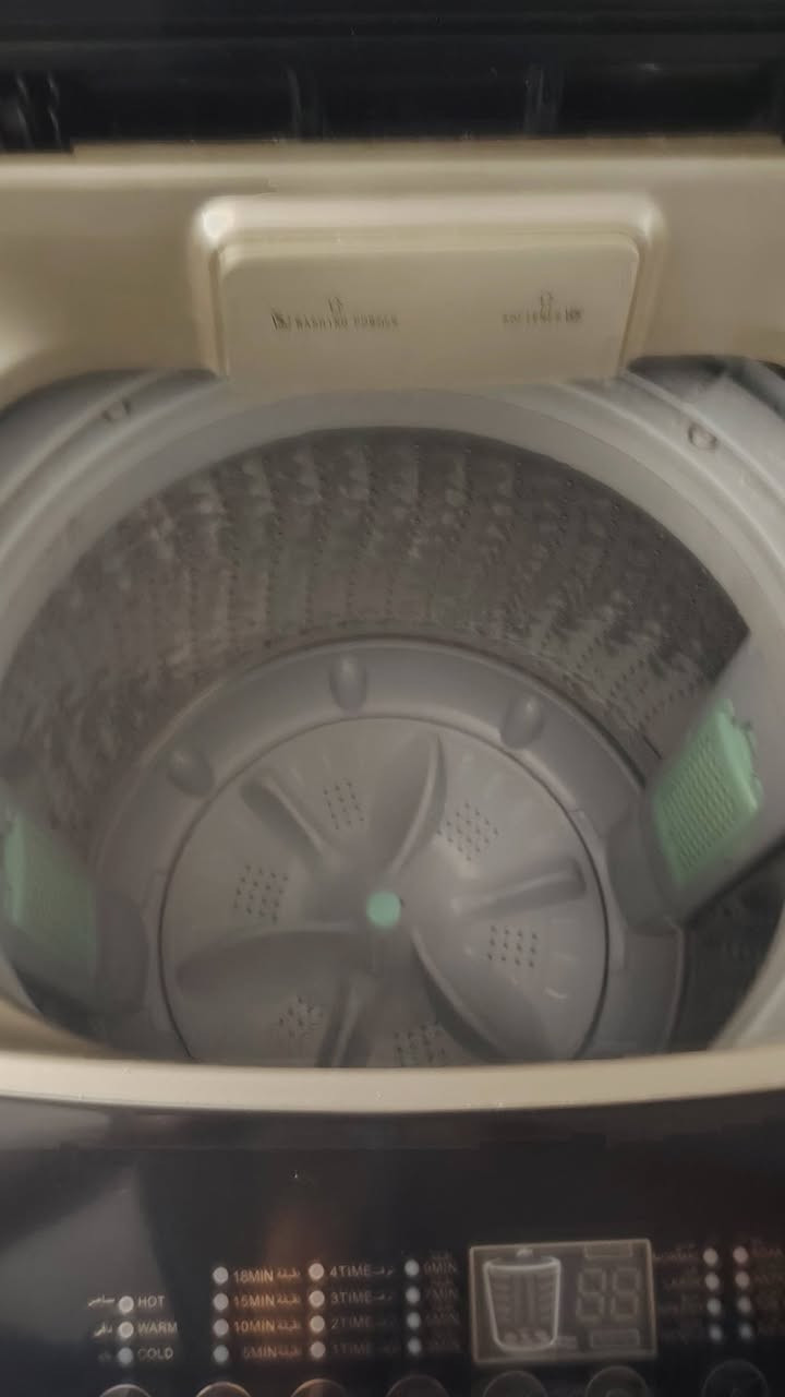 غساله للبيع حجم 20 السعر ٣٠٠ الف نهايتها اي عطل مابيها سبب البيع لان بل هيتر الربط على حمام يعني ماي الحر لازم تسيس من الحمام التواصل على الرقم ***********

