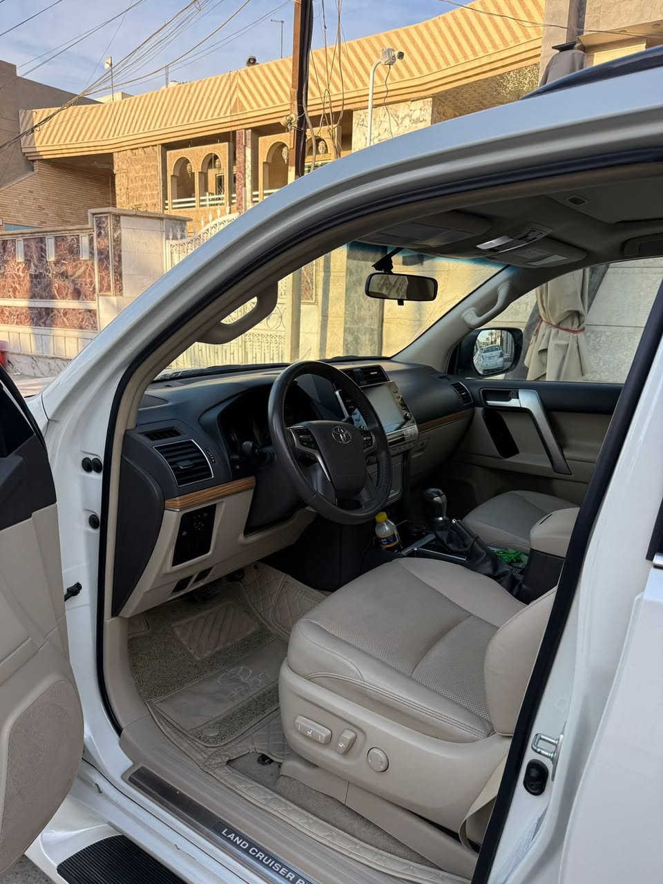 برادو 2023
خليجي
 مكفوله  ما عده pdr على كد اصبع في الجاملغ ايمن الامامي 
مواصفات معروفه Vx باب ثاني
ماشيه 90 الف
شركة جيهان 
مكان بغداد البلديات
رقم اربيل
السعر 482
0773 520 0544
