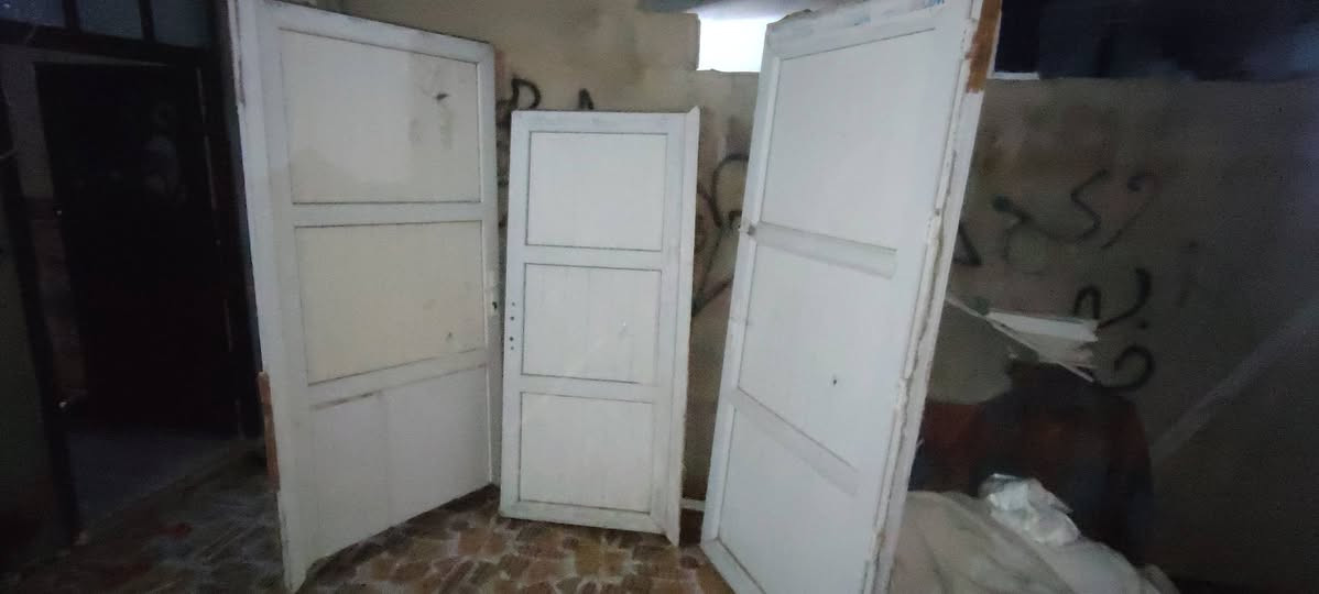 بوب مستعملات كل واحد حسب سعره كاملات بس اتشد كركوك حي العسكري ***********
