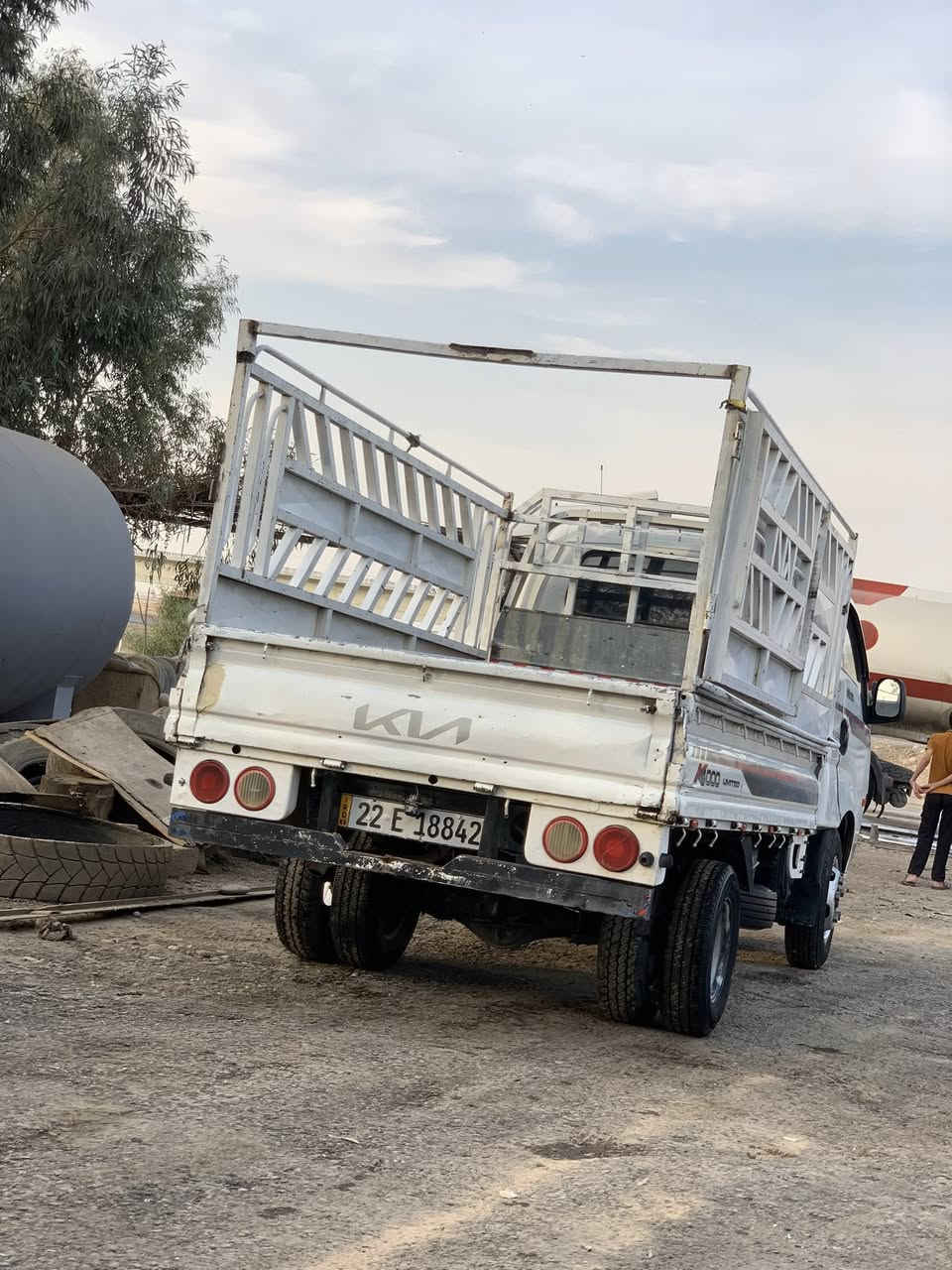 كيا حمل 2011 مه كينه گير شاصي به شه رت. رقم سه نه وي تاا 2031تحويل به شه رت. بو په يوه ندي كردن ژماره. ***********
