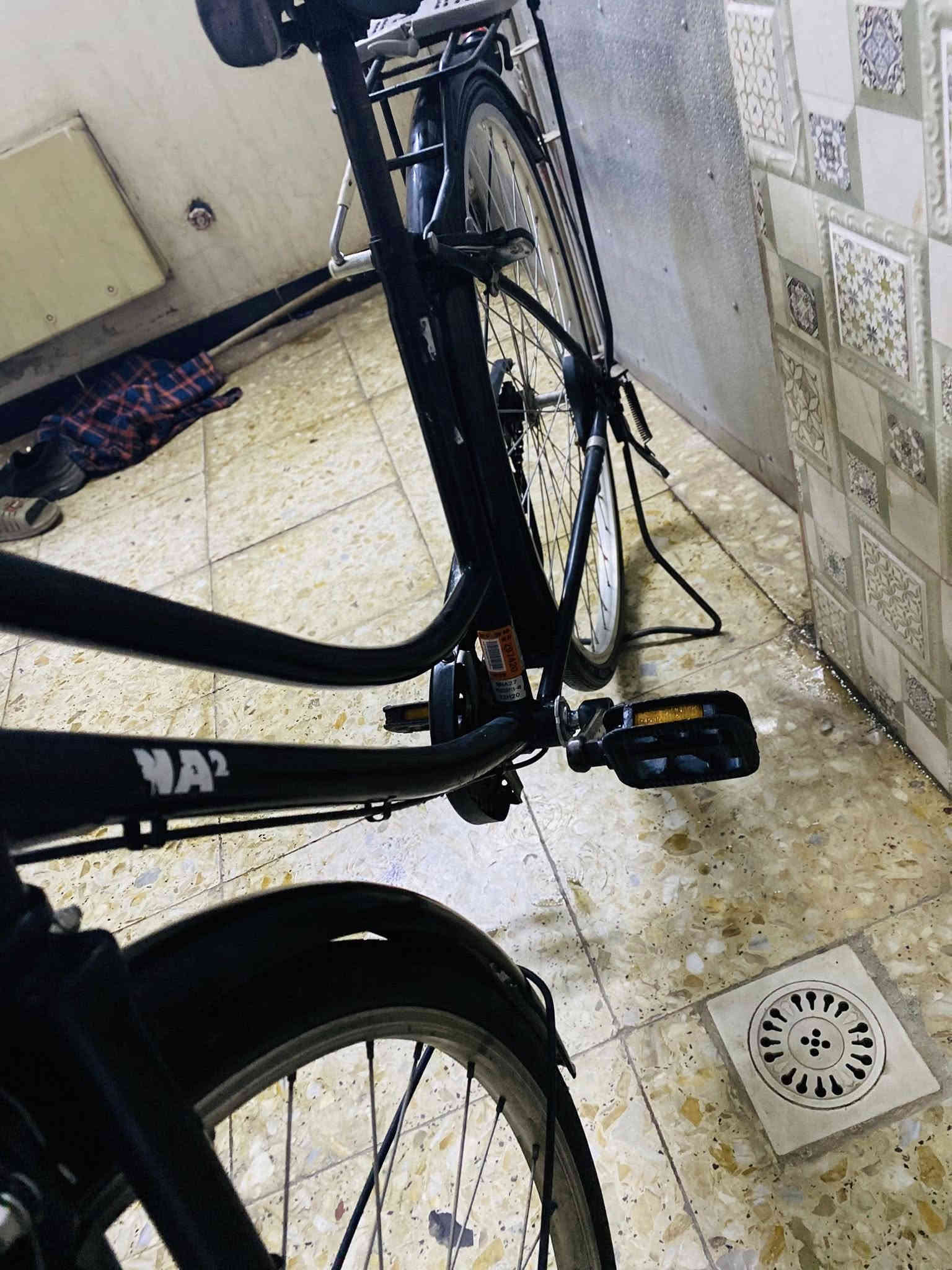 سلام عليكم شباب بليسكم للبيع نضافة ٩٩بل ١٠٠بناتي حجم ٢٧ السعر خاص *********** ماتساب
