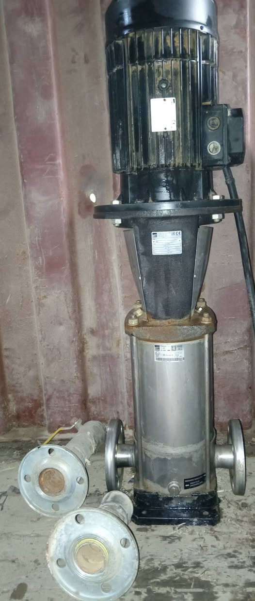 مضخه ٧.٥ حصان ضغط إيطالي استخدام قليل جدا سعر مناسب
***********
