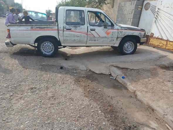 سلام عليكم للبيع بيكم موديل 91رقم بغداد صدامي تحويل مباشر تريد وكاله صاحبها الشرعي بلعماره سنويه نافذه بيها صبق بلقماره مكفوله من كلبه وتجيه 
تكم سالمه من الصبغ سياره مابيها صبغ مكينه فريواي ياباني كير وتماتيك تخم تاير جديد حداده نص عمر عنوان ميسان ناحيت كميت السعر 35وبيهامجال ***********
