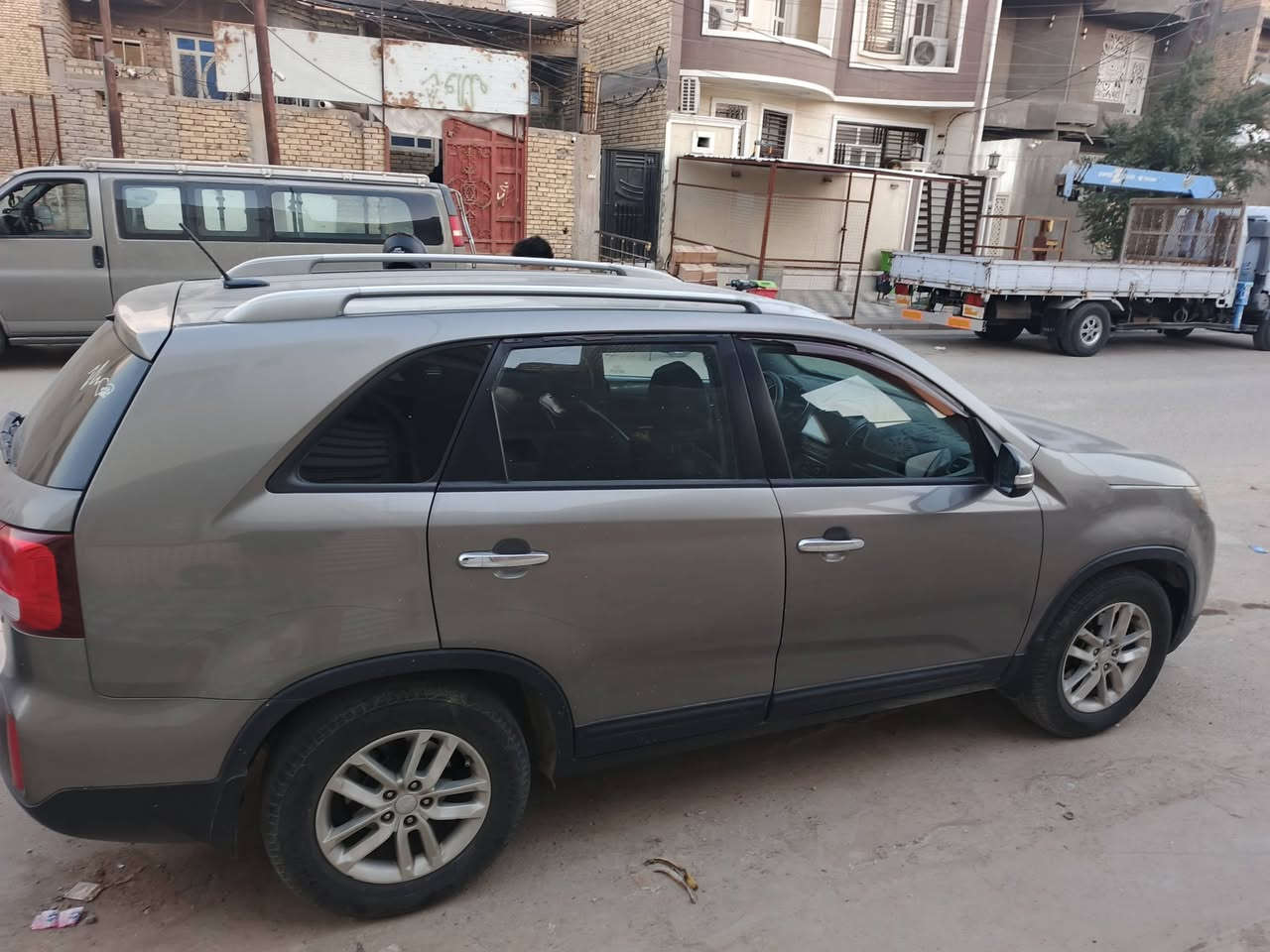 سورنتو موديل ١٥ ماشيه ٦٦ رقم بغداد استخدام شخصي جاهزه مداور ثاني يوم ضربتها شويه من جاملغ والبنيد
***********
