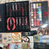 ١٦٥ قطعة • مكياج