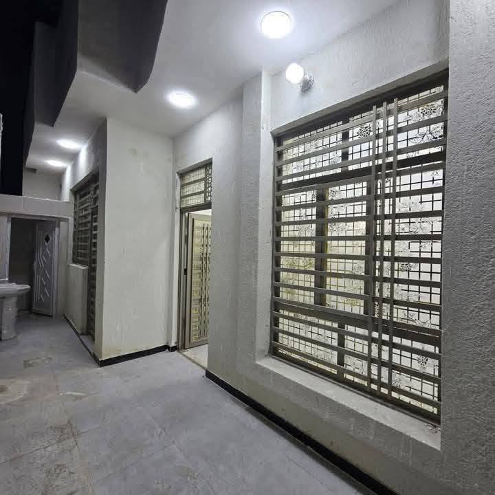 دار ١٠٠م حي العرضات الاولى طابق واحد بناء حديث شغل راقي جاهز للسكن طابق
***********
