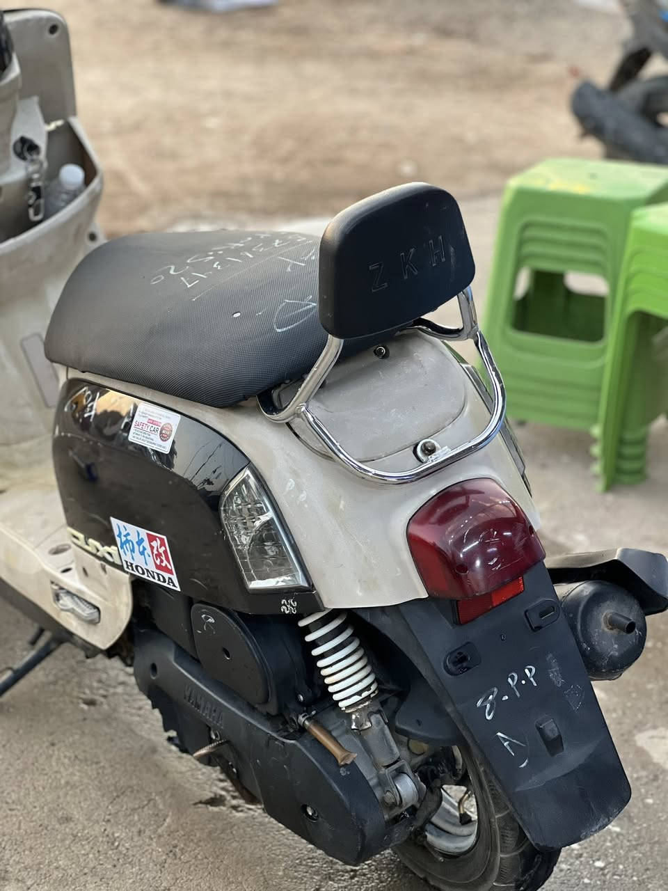 بيع او مراوس بـ عدله 🩵
بوليس داخل كريمي ٢٠٠٩ نوزل
كفاله عامه 
مكاني حله مركز
***********
