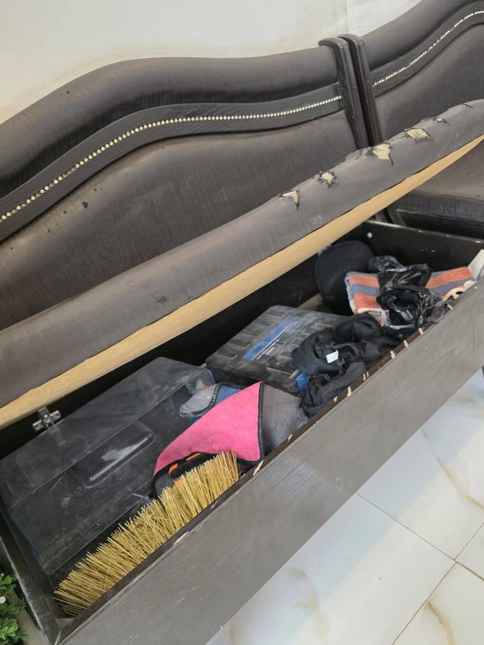 تخم للبيع ناصريه الاسكان الصناعي
120.هاتف ***********
