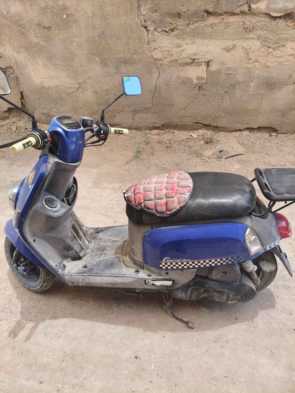 ماكس بوليس دراجه رمبه مخذها 650 وبيها مجال ***********
