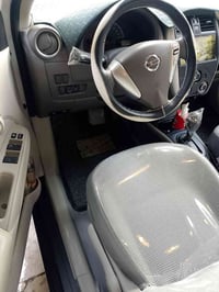 24 سني مكفوله بيها بارد بالباب شويه وبالجملخ السعر 122//. 07707795370