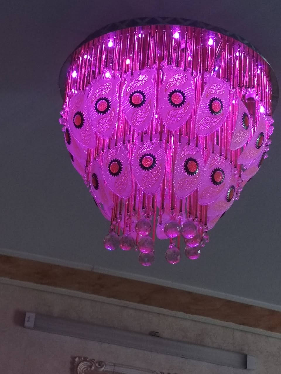 ثريات للبيع زوج بلوتوث سعر ١٠٠ الي يدهن يراسل الرقم ***********
