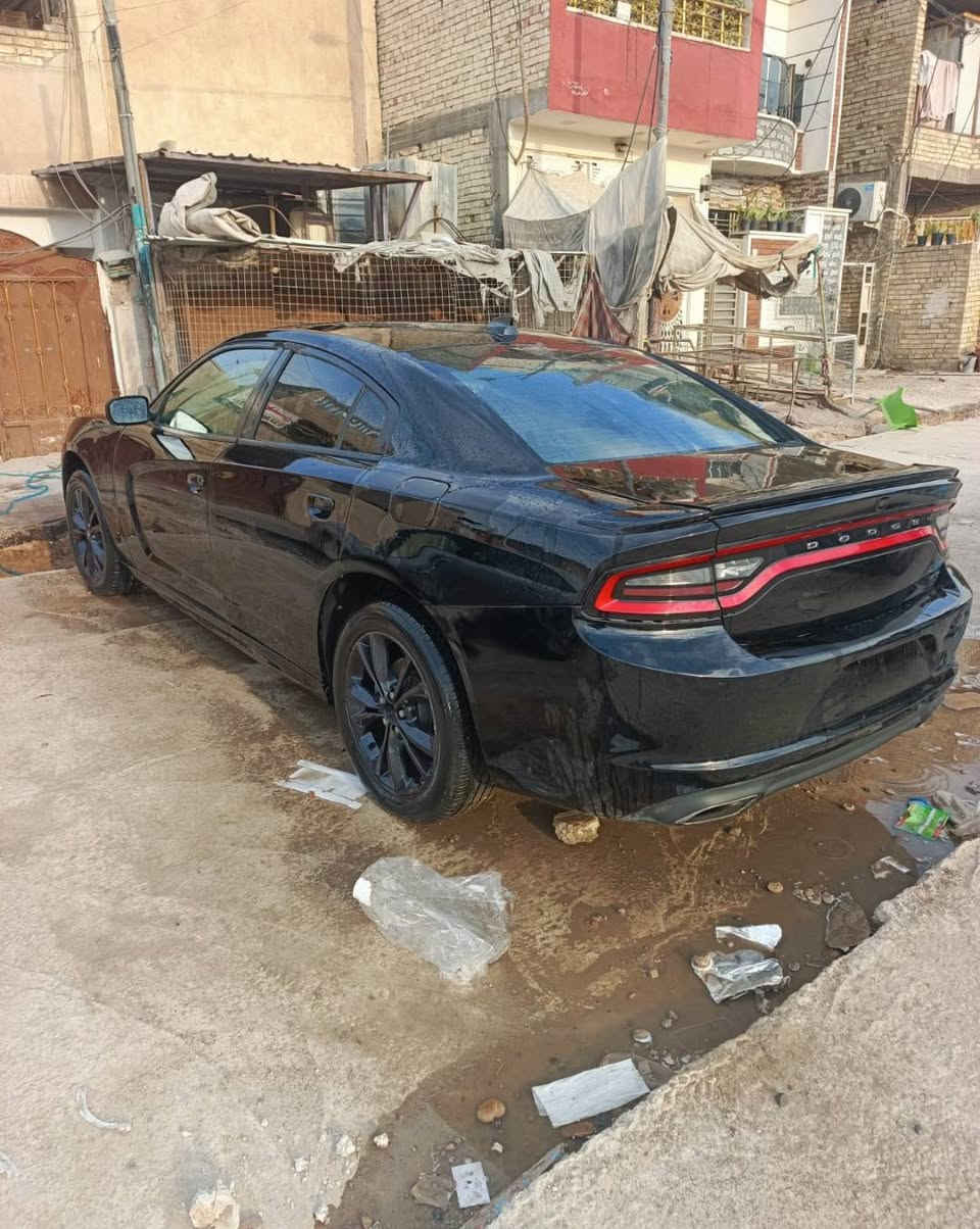 جارجر موديل 21 بدون رقم منفيس بسمي ماشيه 3000 حادثها بچم مكان السياره بغداد مدينه  الصدر داخل الإتصال على الرقم ***********
