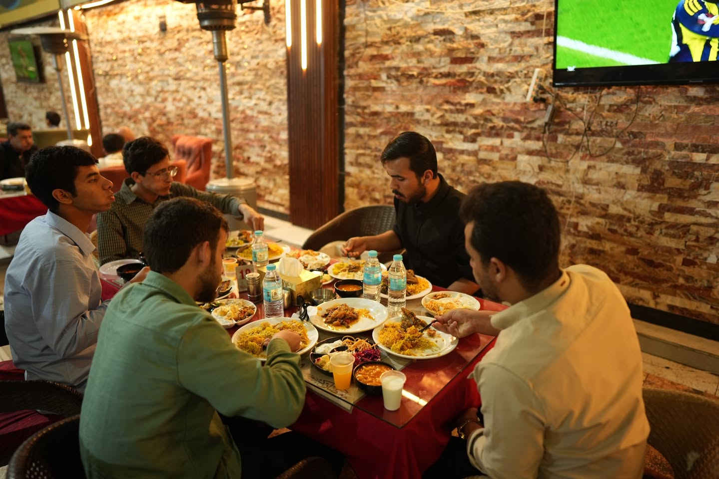 جانب من أجواء الأوبن بوفية لإفطار رمضان 🌙
في مطعم وكافية شناشيل بغداد

إقبال من زبائنّا الكرام على سفرة الإفطار ، وأجواء رمضانية مميزة تجمع الأهل والأحبة 🤍
أصناف متنوعة، تنظيم مرتب، وخدمة تليق بضيوفنا بكل حب.
مستعدون لستقبال جميع الوفود والمناسبات 

نورتونا وشرفتونا… ورمضانكم ويانا أحلى 🌙🍽️


**إذا كنت صاحب هذا الإعلان وتريد حذفه لأي سبب، رجاءا أرسل رسالة إلى الدعم الفني**