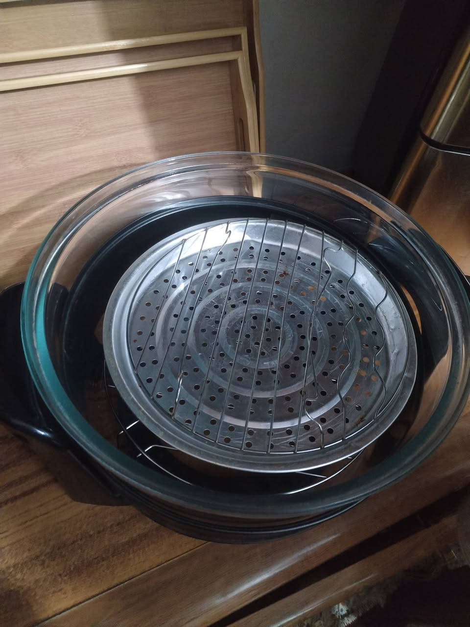 السلام عليكم  ثلاجه نضيف بس لباب من جوه نرماده  عمل  شغلها حلو وثلج فول  السعر 150 وبيها مجال؟؟ 
 قلايه كهربائيه مال كلشي ترهم  سعر 40  وبيها مجال  المكان تكريت قادسيه  اتصل  ***********
