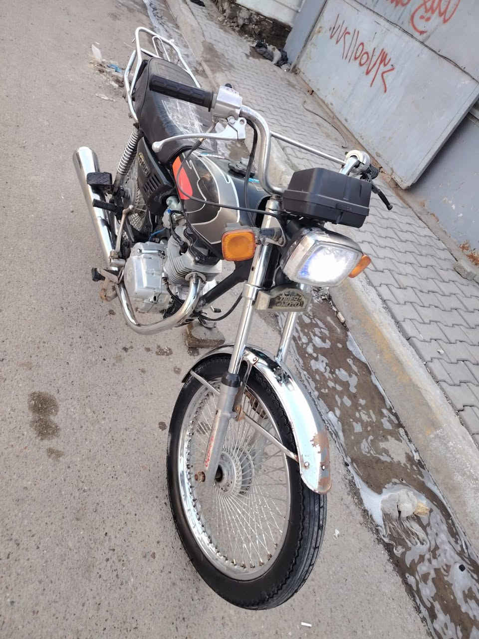 تايكر موديل 20 ابلاديه 
مكينة نظيفة شلعه معدل 
كهربائيات كلها شغاله نكره 
بغداد الحسينيه الراشديه ***********
400 بيه مجال
