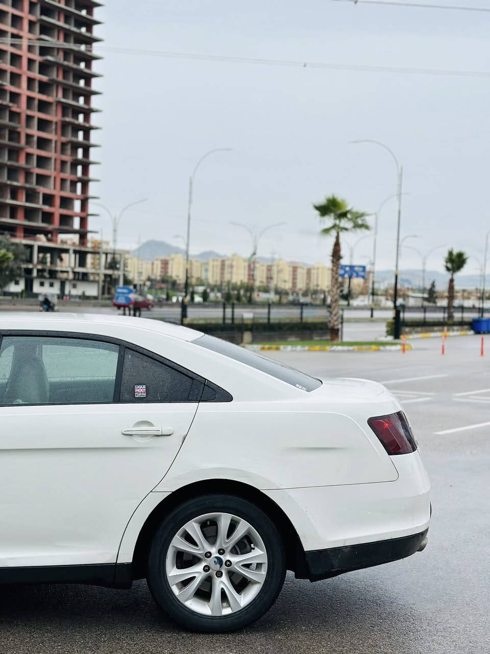 Ford taurus 2012
فورد توریس مودیل ۲۰۱۲ مواسفات ده‌ره‌جه ۲ ، سیاره سه‌ر وه‌زعی شریکی ، گیر و مه‌کینه و کهربیات ب شه‌رت ، تخم تیاره ویل جدید سیاره ئیك دینار مه‌سره‌ف تیدا نینه ، ئیك چاملوغ تنئ به‌غ بئ لیدان ، ده‌ین و دزین و مه‌ده‌نی و برین و قلوپین ب شه‌رت 
ره‌قم موبیل + واتسئاب ***********
سعر : 66 و پیچك مجال
