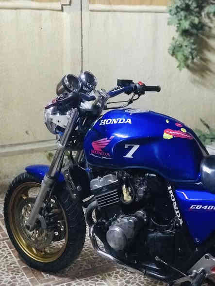 سلام عليكم دراجه سيبي فور 400 نضافه كدامكم دراجه مبدل بس رنكات
كلشي شغال كهربائيات كابريتر شرط مملعوب بي 
تخم تاير جديد
دراجه نقص جاملغ امامي كسر بي
اوراق كامله السعر مليون1650وبيه مجال
العنوان تكريت قرب المحافظه
***********
اتصال
