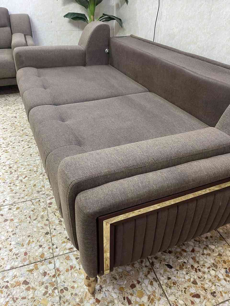 تركي مو عراقي 8 مقعد 💺  نظام سرير اقماش خاولي  القماش الي ع اطراف الكراسي  وترو ابروف مو جلد ..السعر 385 ..*********** واتساب
