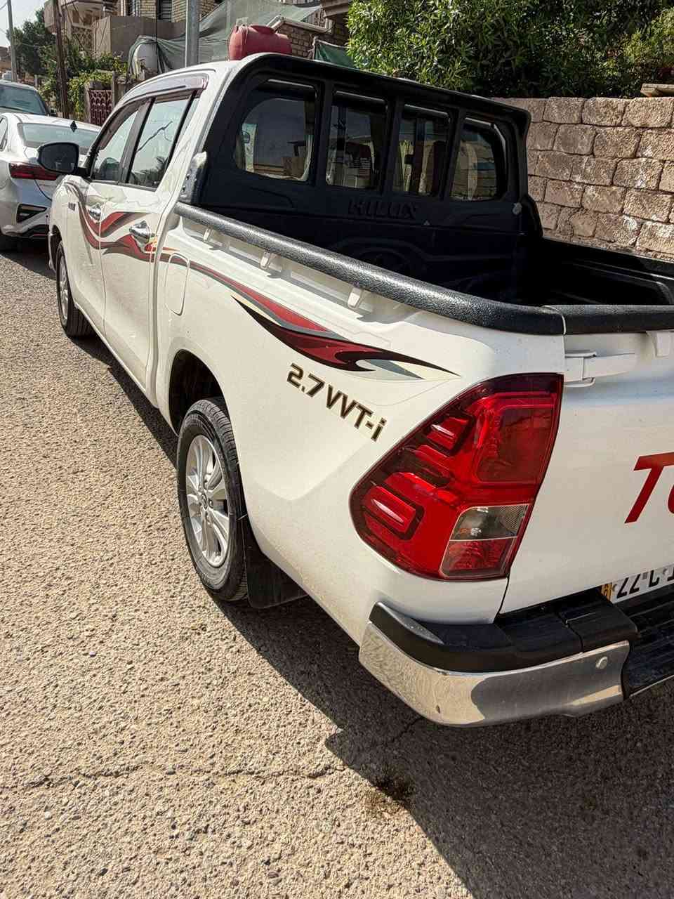 السلام عليكم  
تيوتا هايلوكس ساز 2020 
رقمل اربيل بأسمي سنويه لل 30
بيهه قطعتين صبغ فقط
مكينه كير كفاله ع شركه 
ماشيه 150 الاستفسار *********** بغداد, العراق
