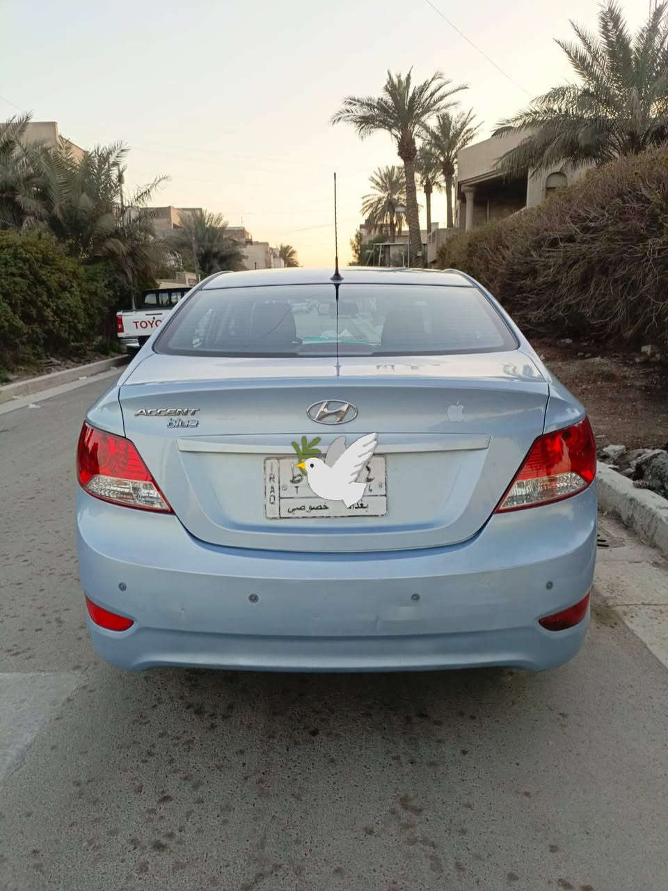 اكسنت 2014 خليجي blue
محرك 1600 بي بخار نص عمر
گير خير من الله 
صبغ بيها بالصفحتين 
بدون دواخل 
تحكم ستيرن جهتين 
حدادية ممتاز
تبريد شغال 
السعر 83 
المكان بغداد شارع فلسطين
الاتصال ***********
