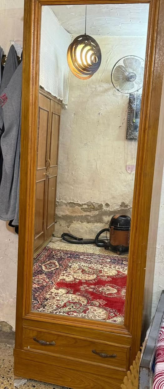 السلام عليكم زاويه وبيها مجر وتفتر من داخل تتعلك بيها ملابس جديده وتكمه تفصال عراقي مابيها كل ضرر رايدتها 75مكاني بغداد حي الاعلام وبيها مجال


**إذا كنت صاحب هذا الإعلان وتريد حذفه لأي سبب، رجاءا أرسل رسالة إلى الدعم الفني**