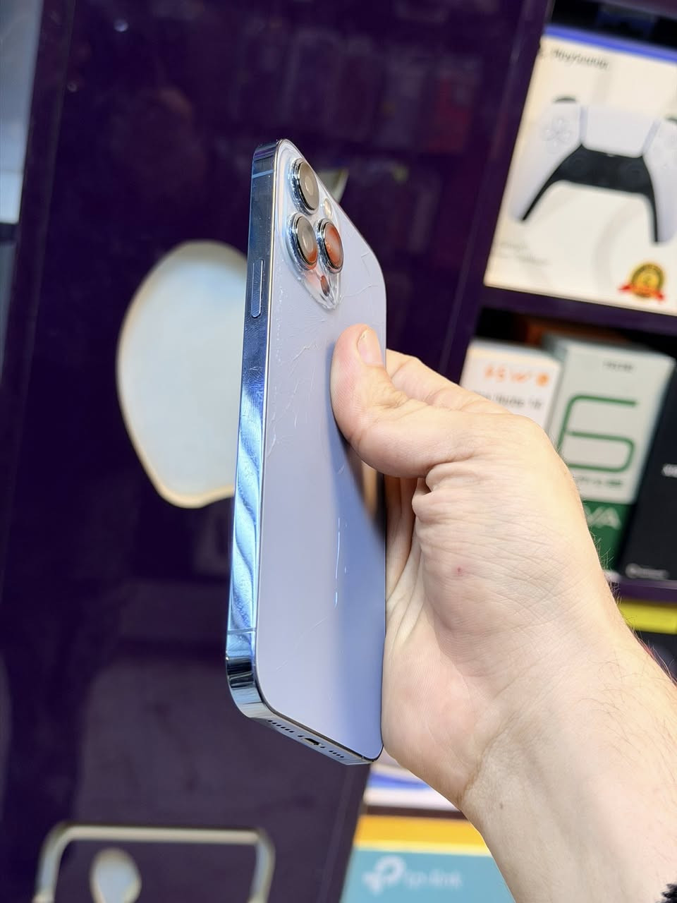 � للبيع ايفون 13 برو ماكس
ذاكرة 256 بطارية 🔋 82%
مبدل كامرة فقط 📸
بي فطر بسيط بضهر الجهاز وما مأثر ع الاستخدام

بي حساب iCloud غير نشط (تكدر تنزل تطبيقات، تحدث، وتمسح ع حسابك عادي)

📍المكان: بغداد
📞 الرقم: ***********

السعر مناسب والبيع جدي
