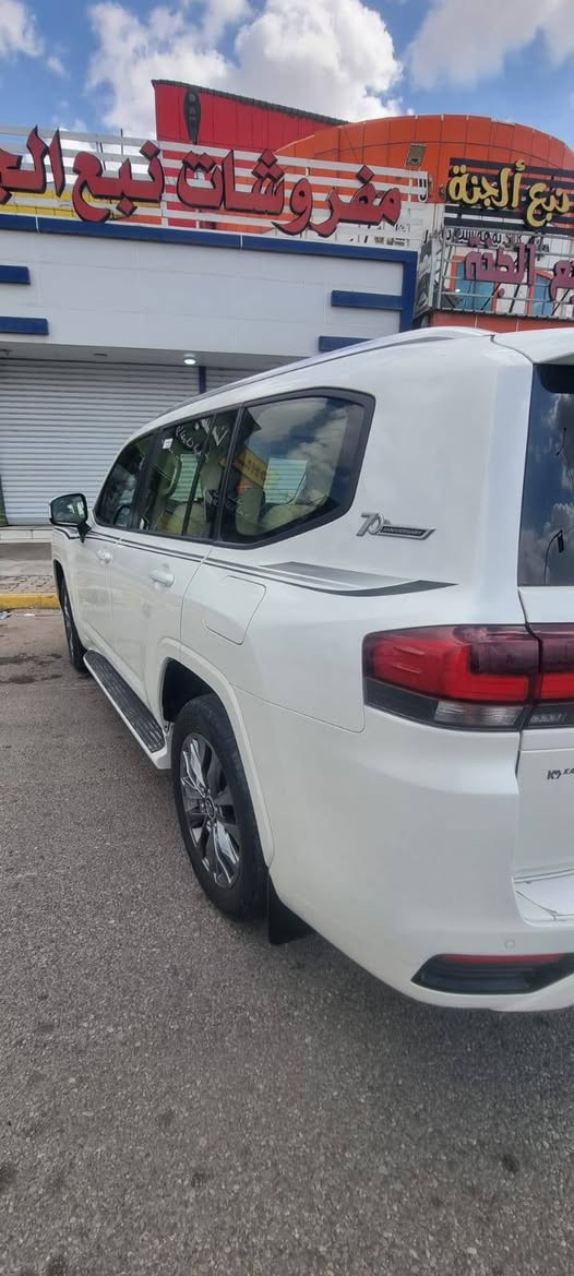 تويوتا لاندكروز GXR 2022 – ساز باب أول
سيارة زيرو شركة ساز باب أول
مكفولة كفالة عامة دعامية لدعامية
الممشى: 45,000 كم
المحرك: 6 سلندر تنفس طبيعي 
ملاحظة: بدون مراوس
بدون صبغ، بدون بارد، بدون شخوط
مكينة وكير شرط ما مفتو
4 تايرات مع ويل جديدة شركة
داخل بيجي كراسي جلد
كامل أغراضها موجودة
تحويل مباشر

🟪 السعر  :: الطلب في التعليقات ويوصلك مباشرة ✍️ 📩

نظافة 100% كامل سيرفس بدون نقص
المواصفات:
3 شاشات بلادي
تشغيل عن بعد
كاميرا
كراسي جلد
تدفئة كراسي
شحن وايرلس
نظام ECO
فتحة سقف (سلايد)
نظام مانع انزلاق
ثلاجة
زينون
حساسات خلفية ومرايا

رقم صاحب السيارة 
***********
