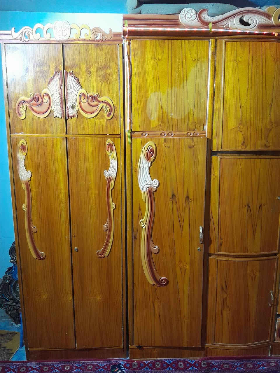 غرفة نوم مستعمله للبيع العنوان ديالى الغالبيه رقم الهاتف ***********
