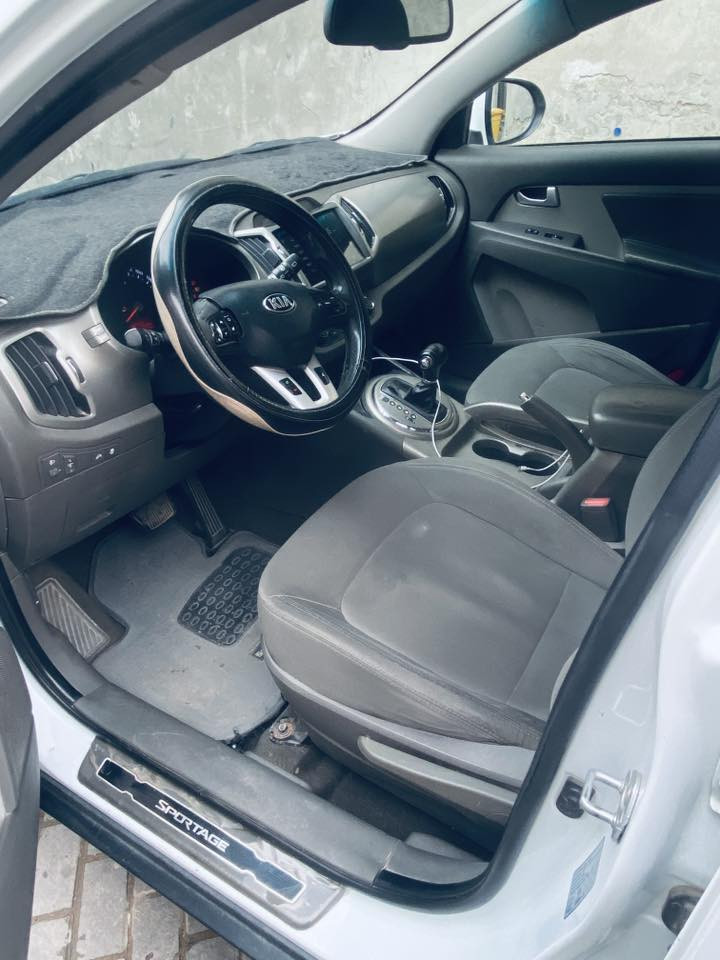 السلام عليكم كيا سبورتج 2015 gdi  گير ومحرك مكفولات السياره ماشيه 132  حساسات خلفيه والمري شفط تحكمات ستيرن     تبريد خير من الله  السعر 145 ورقه مكان السياره بغداد مدينة الصدر 
***********
