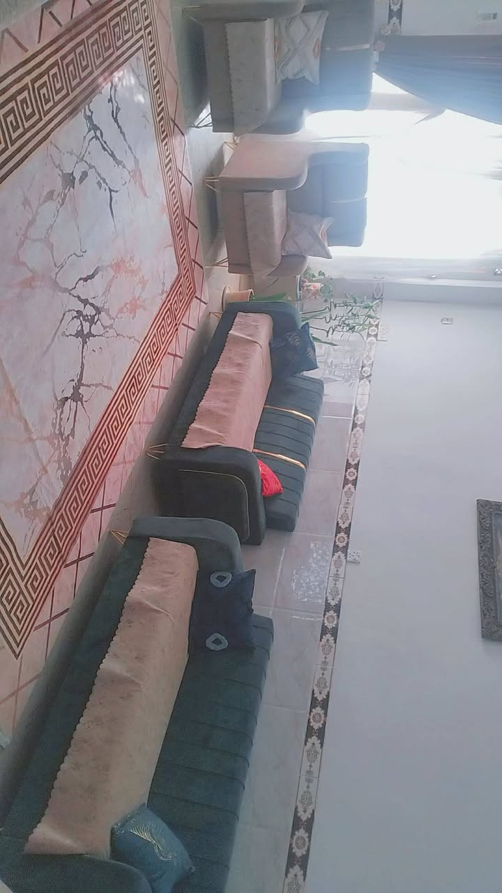 تخم نظيف للبيع سعرة 450 وبي مجال 13 مقعد التحرير
***********
