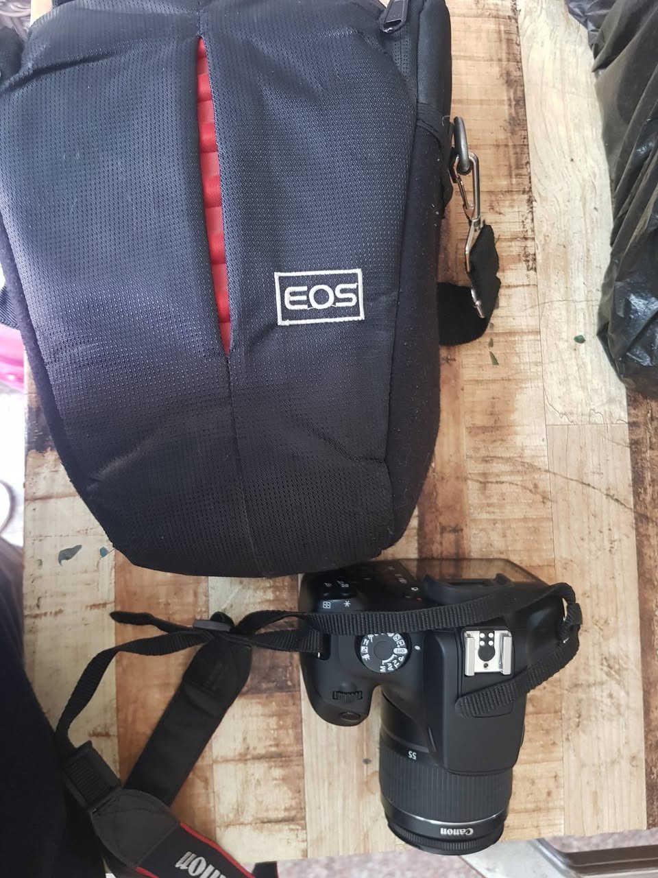 السلام عليكم
كامره كانون اخت الجديده مستعمل شي قليل كامل 
ملحقات كامله جنطه شاحنه نص مموضح بالصوره انطيني سعرها بما يرضي الله واخذه بالعافيه أكثر سعر ابيع 
الشراي يتصل 
مكاني بغداد الدوره 
***********
