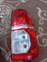 بكلايتات خلفي ما هايلوكس 2014 اصلي السعر 65 وبيهن مجال الرقم 077117351...