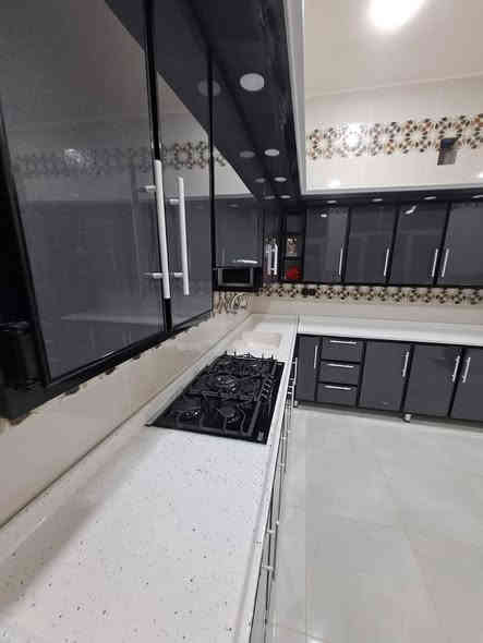 السلام عليكم نقدم إليكم أجمل تصاميم من المطابخ الحديثة التركيه محشى بالخشب الدواخل فوم بلاستك ضد الماء 
سعر المتر الأرضي ١٣٠
سعر المتر المعلق ١٣٠
سعر المتر المرمر ٨٥
العنوان كوت دور العمال
للاستفسار اتصل 
***********
唐肇廷#6
#متابعيني
#الجميع
