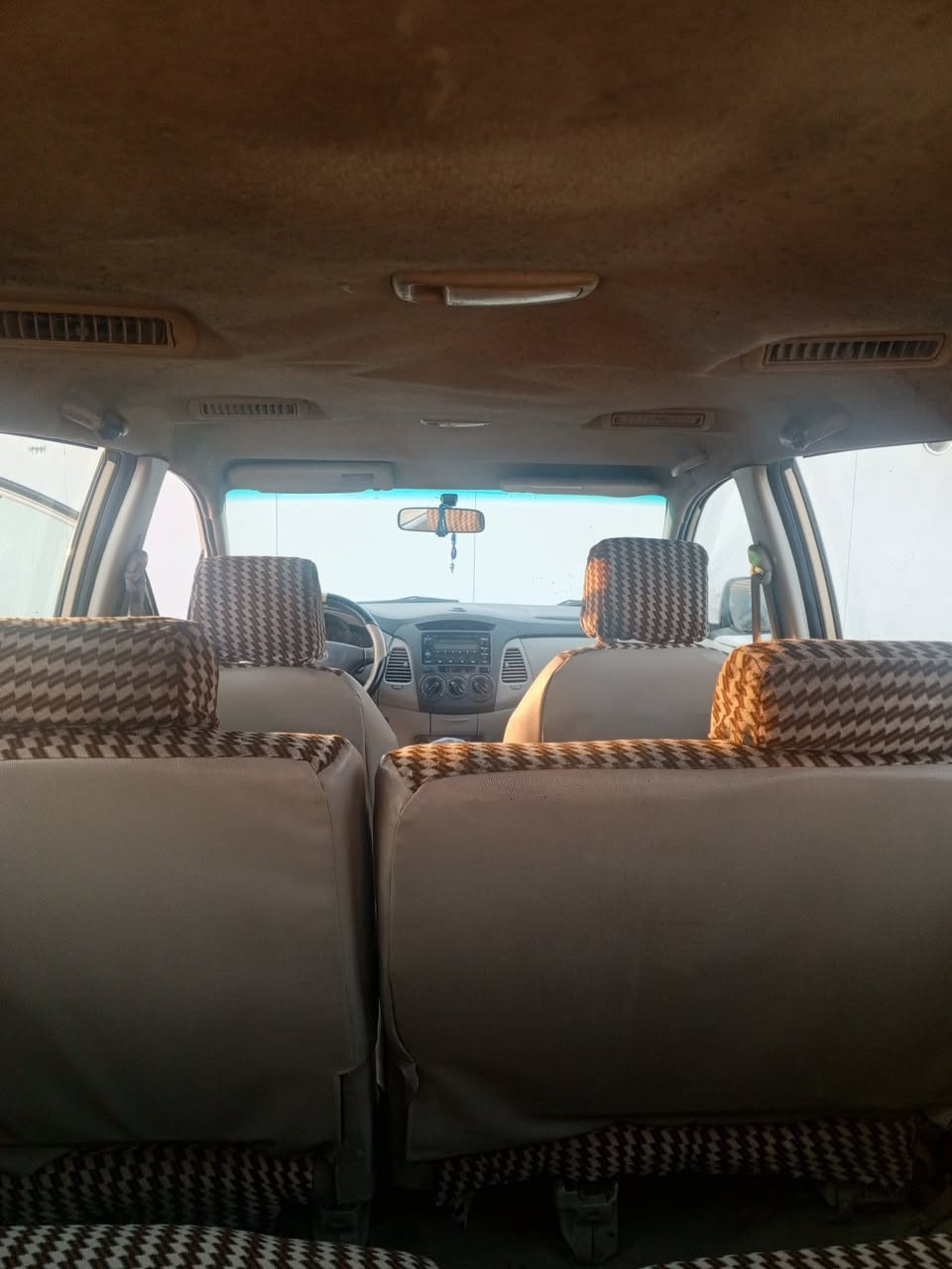 سلام عليكم انوفاه البيع موديل ٩ ياباني تكسي لخليج سبع راكب مكانه وكير وكسن تبريد كله جاهز مال رأس ثورة رقم بابل نكليزي بسمي سعر  ٩٨ وبيه مجال ستفسار ***********  مكانه دوانيه
