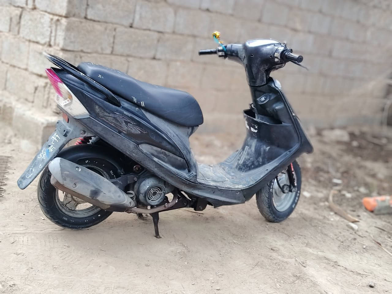 السلام عليكم ماكس عدله للبيع مفتوحه وكهربائيات شغاله وكلجات جديده وكابريته جديده ختم واحد وبيهه صوت بل روله خفيف   السعر 625وبيهه مجال مكاني كربلاء  تفاصيل اكثر  عله واتساب ***********
