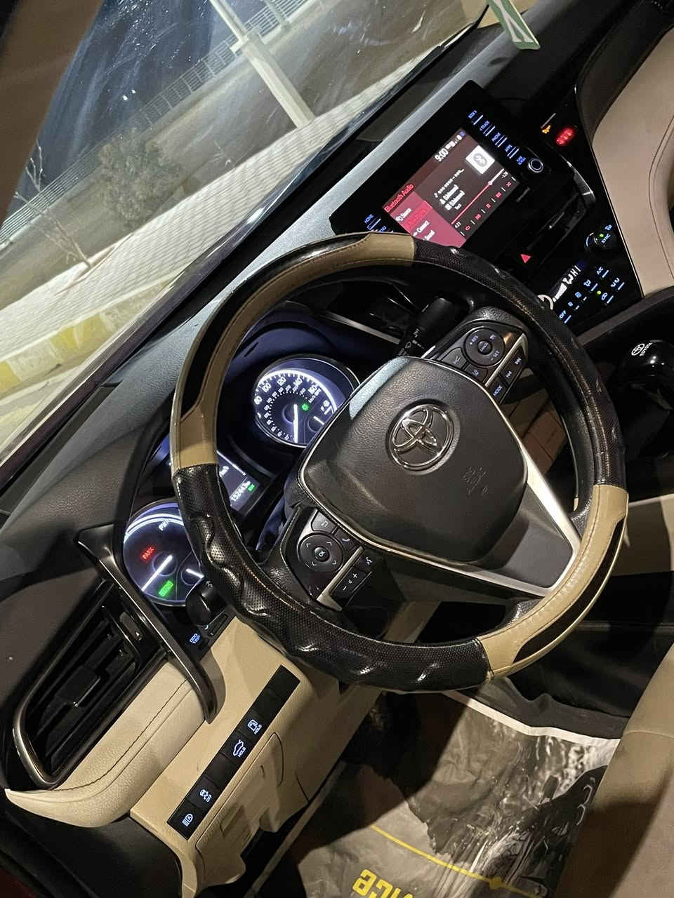 سلام عليكم للبيع
كامري هايبرد 2022 le 
رقم بغداد بأسمي ماشيه 152 كيلو 
حادث فقط قماره والباقي كله مكفول 
للاستسفسار ***********واتساب 
***********
سعر 155 وبيه مجال
