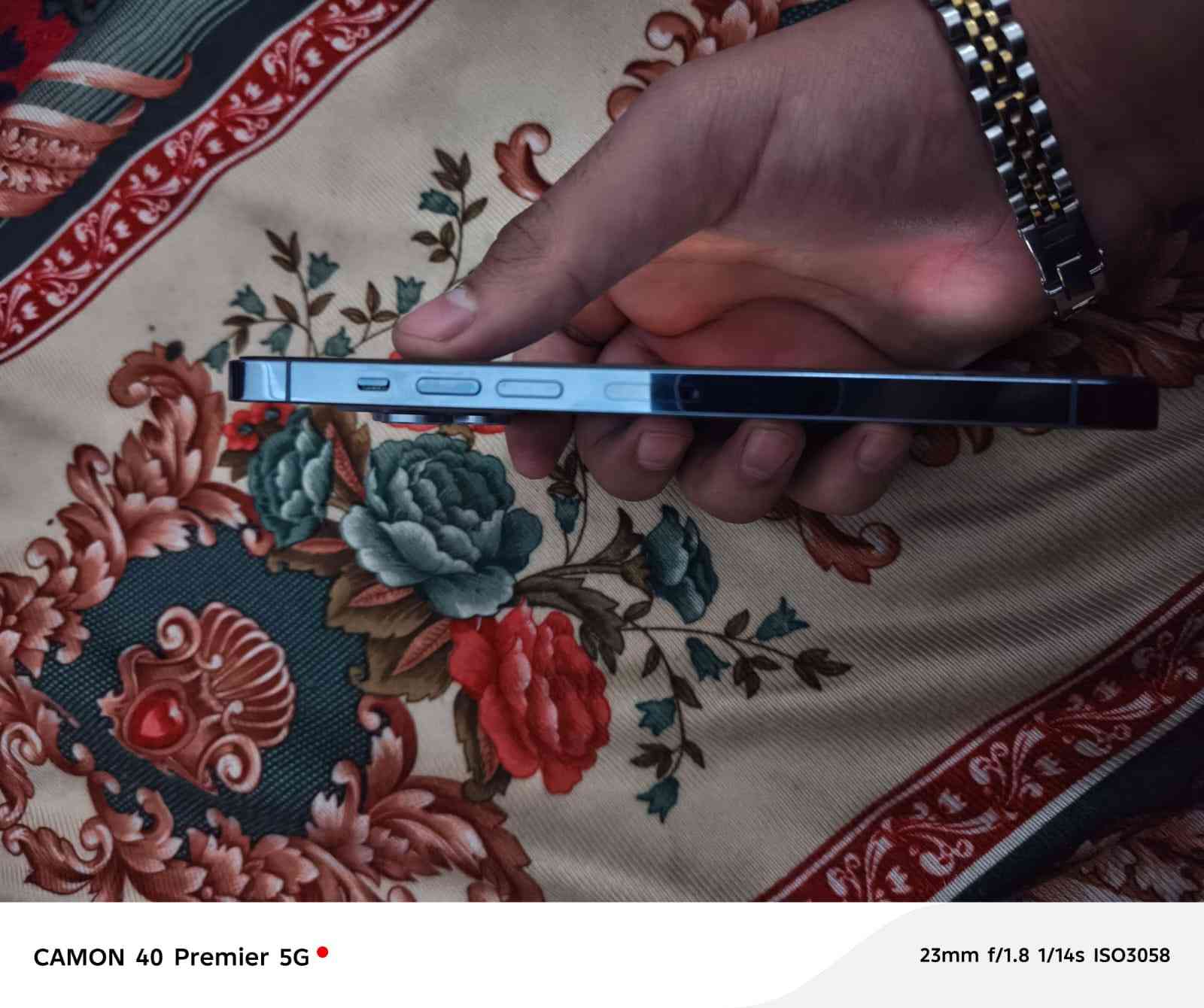 ايفون 13برو ماكس ذاكرة 256 النسخة لأمريكية البطارية ٨٦ بالادية الجهاز مبدل شاشة نوعية كلش 3 خيارات 
الجهاز استعمال خاص ونضيف 
السعر 680
المكان بغداد 
لاستفسار ***********
متوفر واتساب
