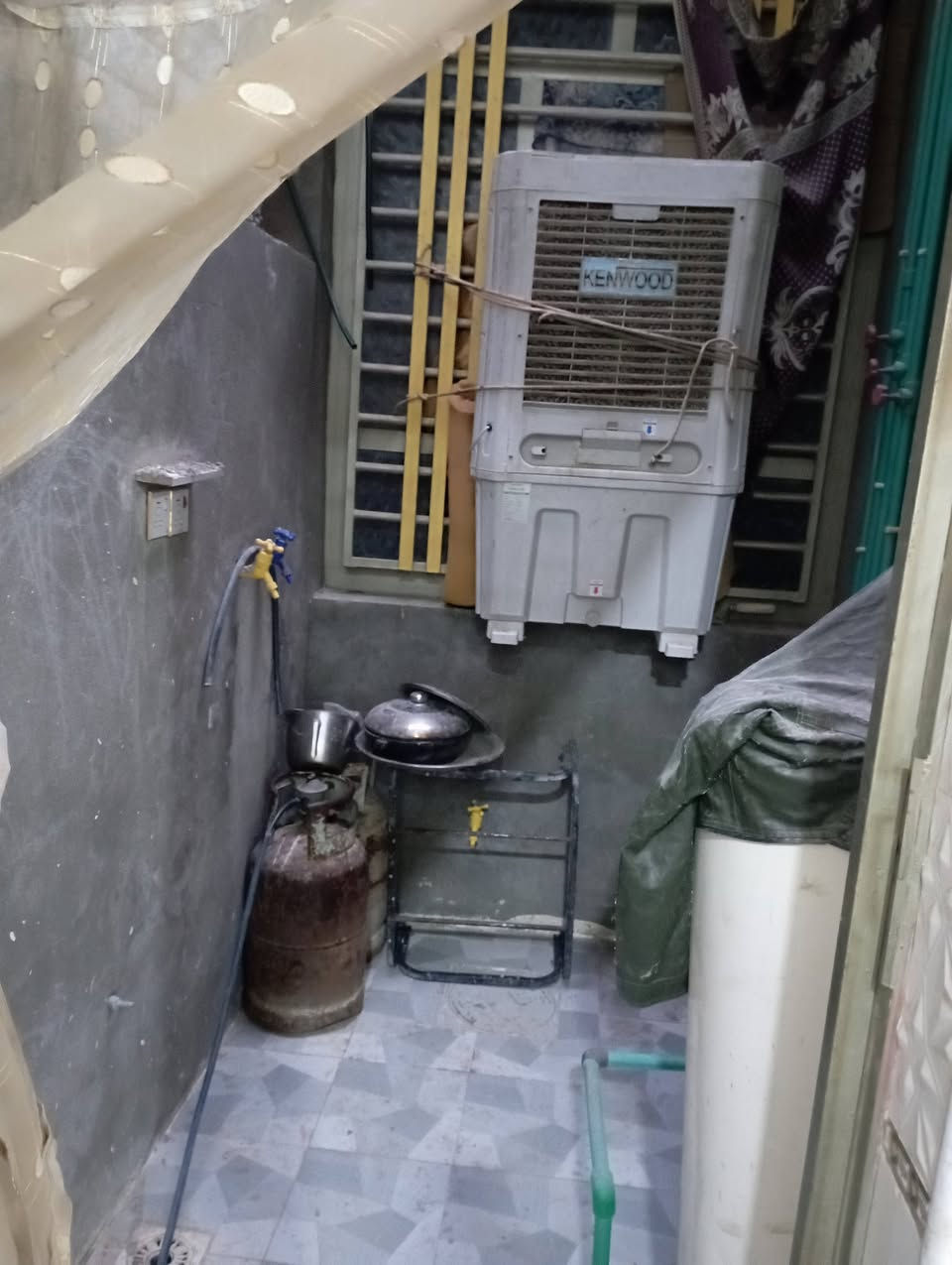 السلام عليكم بيوت عدد عدد عدد 2 للبيع
العنوان حله قرب العلوية شريفه بنت الحسن ع 
مساحه البيت الواحد 168
البيت الاول يحتوي ع 
صاله.... كندور.... مطبخ.... مجمع صحيات.... مانور 
غرفه.... حديقه....مجمع صحيات خارجي 

مساحه البيت الثاني 168 
يحتوي البيت الثاني
صاله.... كندور.... مطبخ.... مجمع صحيات.... مانور 
غرفه عدد 2 
 حديقه....مجمع صحيات خارجي 
علمن كل بيت مفصول عن الاخر 
من ناحيه الصب والخريطه 
الماء وحد والكهرباء وحد ومولده شارع كل بيت وحد 
سنه البناء 2024  عرض الشارع 8 متر 
سعر البيت الواحد 75 
سند 25 تحويل مباشر


**إذا كنت صاحب هذا الإعلان وتريد حذفه لأي سبب، رجاءا أرسل رسالة إلى الدعم الفني**